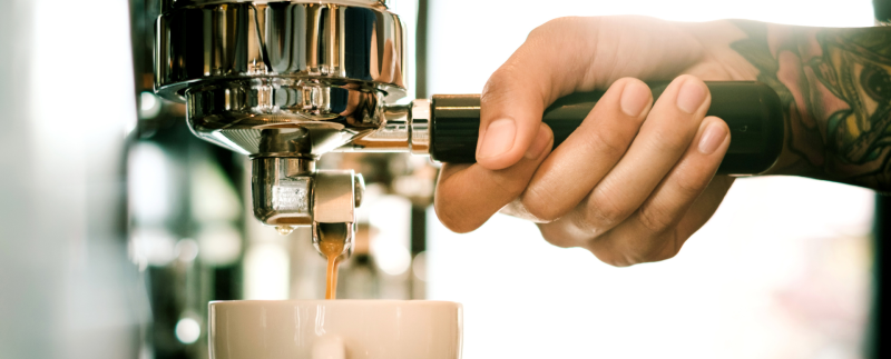 Espresso-Extraktion an der Siebträgermaschine